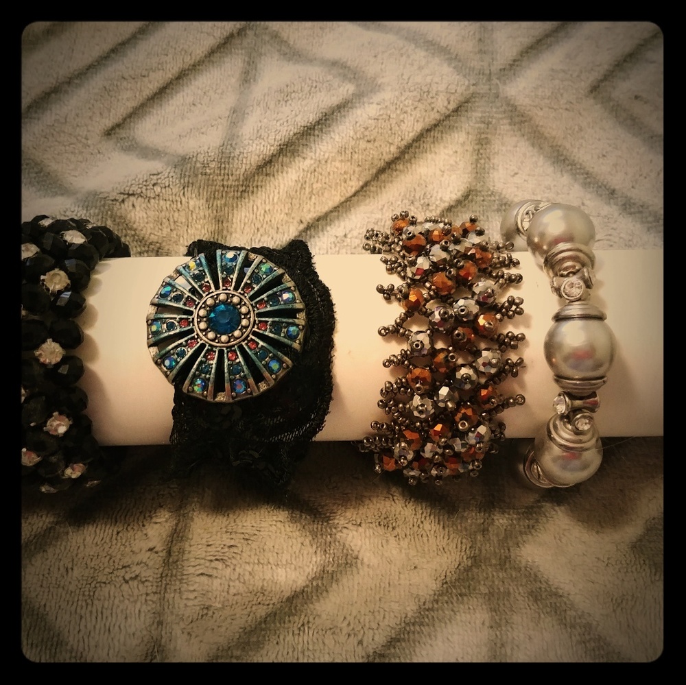 HANDMADE GLASS BEAD BRACELETS